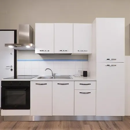 Contempora - Luminous With Spacious Bathroom - Isola Apartament *